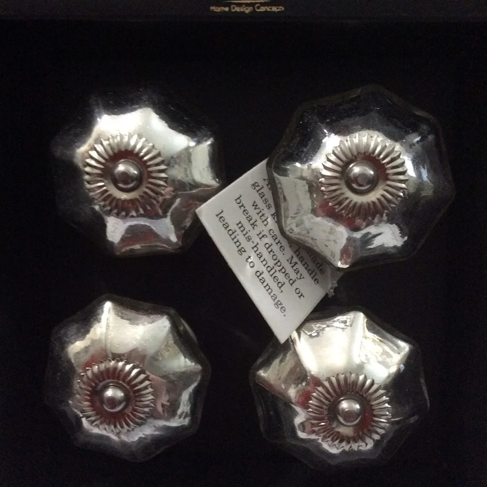 NIB 12 drawer pulls or door knobs - Picture 6 of 6